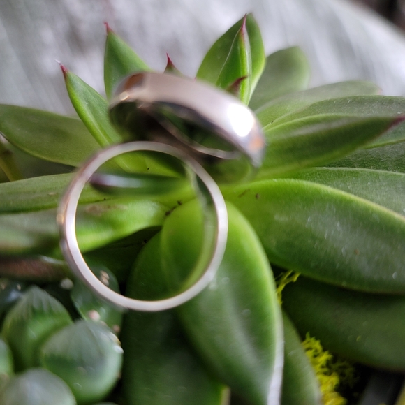 Mother of Pearl Ring - Picture 2 of 4